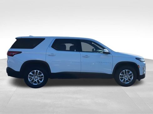 Used 2023 Chevrolet Traverse LS w/ Safety Package FWD image 10