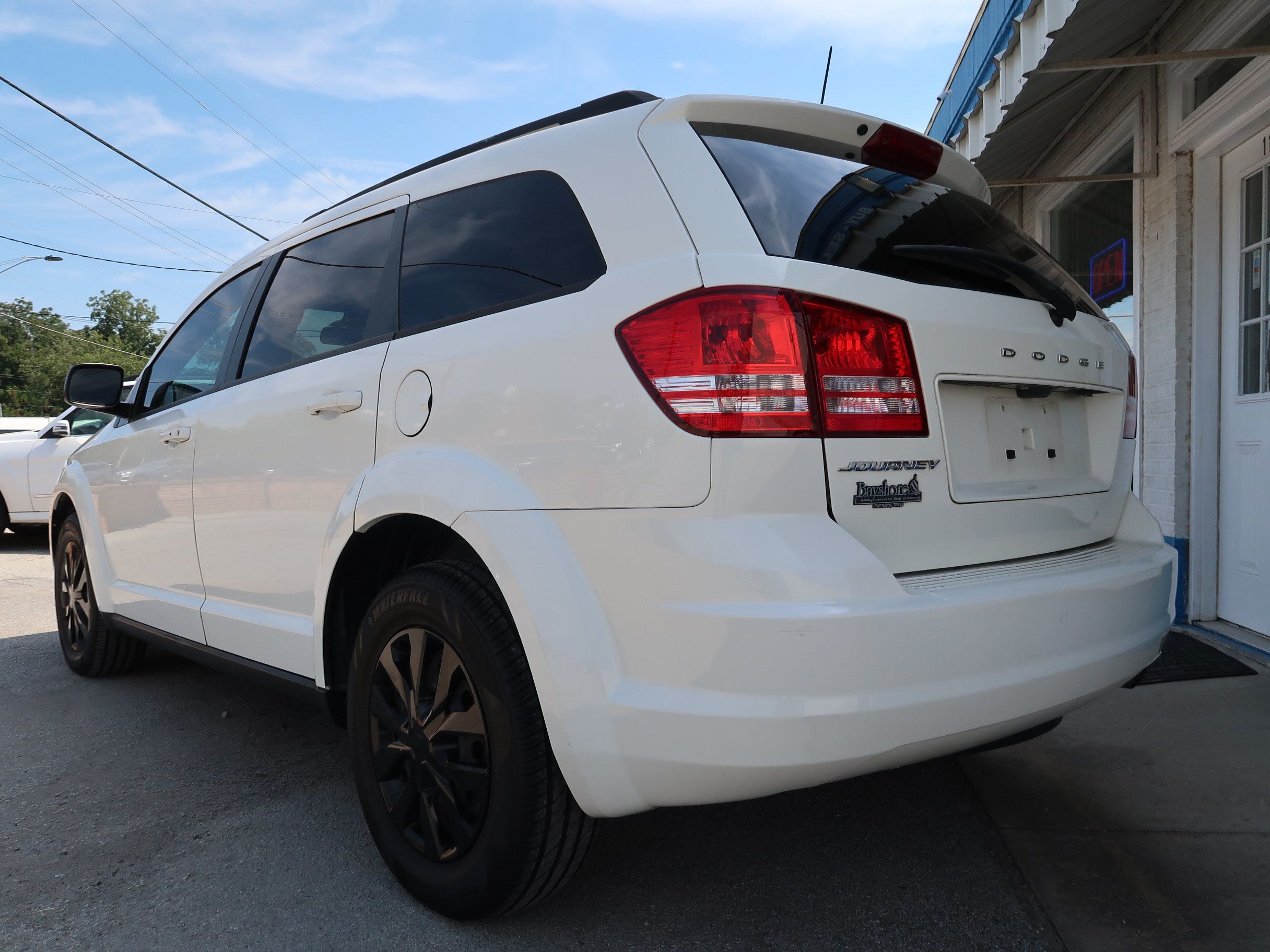 Used 2019 Dodge Journey SE FWD image 7