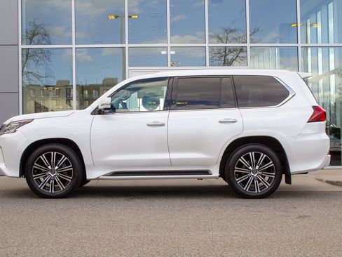 Used 2021 Lexus LX 570 4WD w/ Luxury Package image 7