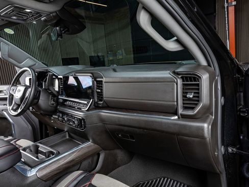 Used 2024 Chevrolet Silverado 2500 LTZ w/ LTZ Plus Package image 17