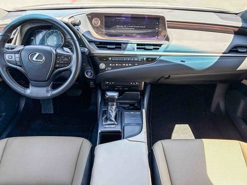 Used 2021 Lexus ES 300h w/ Premium Package FWD image 11