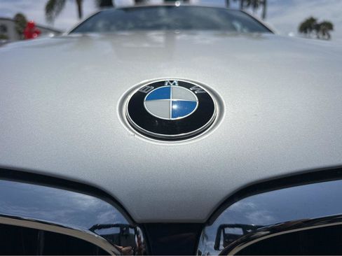 Used 2019 BMW 530e w/ Premium Package RWD image 39