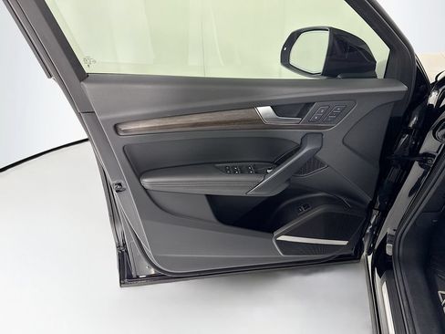 Certified 2025 Audi Q5 2.0T Premium Plus w/ Premium Plus Package AWD/4WD image 25
