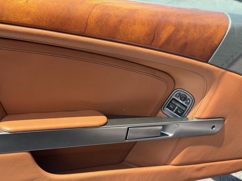 Used 2006 Aston Martin DB9 Volante RWD image 18