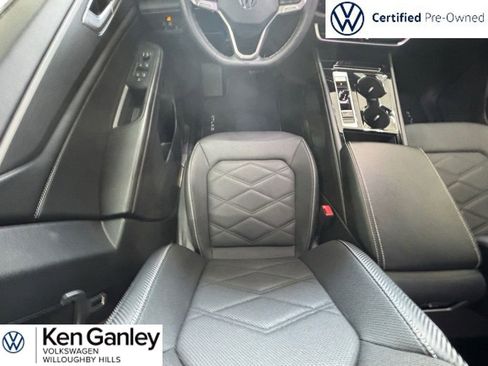 Used 2024 Volkswagen Atlas Cross Sport SE AWD/4WD image 14