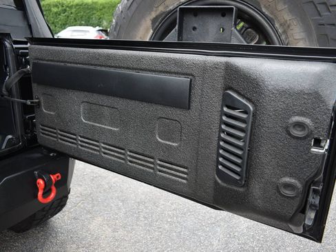 Used 2017 Jeep Wrangler Sport w/ Quick Order Package 23S AWD/4WD image 11