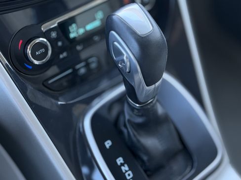 Used 2016 Ford C-MAX Energi SEL w/ Equipment Group 302A FWD image 34