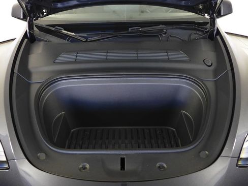 Used 2024 Tesla Model Y Performance image 6