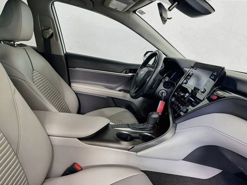 Used 2021 Toyota Camry SE FWD image 32