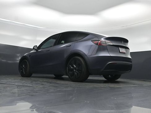 Used 2023 Tesla Model Y Long Range AWD/4WD image 42