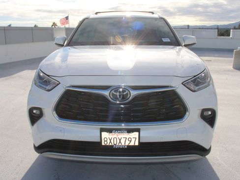 Certified 2021 Toyota Highlander Platinum image 7