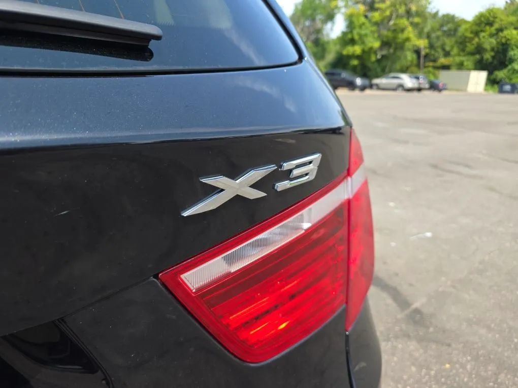 Used 2017 BMW X3 xDrive28i AWD/4WD image 11