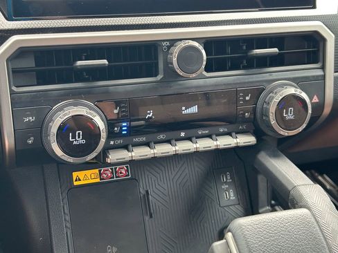 Used 2026 Toyota 4Runner Limited AWD/4WD image 36