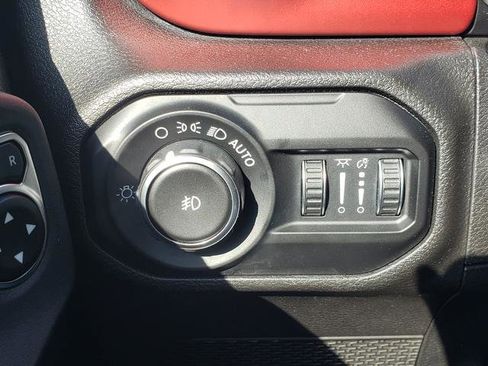 Used 2020 Jeep Wrangler Unlimited Rubicon AWD/4WD image 30