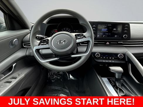 Used 2022 Hyundai Elantra SEL w/ Cargo Package FWD image 11