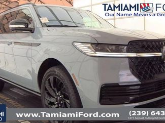 Used 2025 Lincoln Navigator Reserve w/ Jet Appearance Package AWD/4WD video 1
