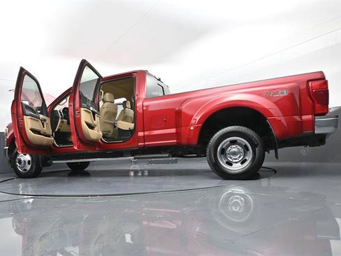 Used 2020 Ford F350 Lariat w/ Lariat Ultimate Package AWD/4WD image 47