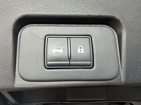 Certified 2025 Nissan Rogue SV image 11