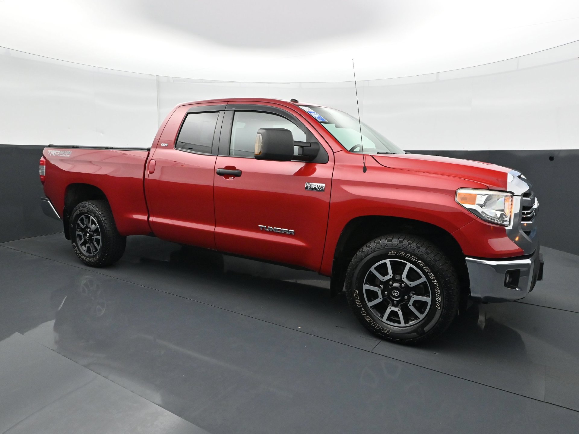 Used 2017 Toyota Tundra SR5 w/ TRD Off Road Package AWD/4WD image 9