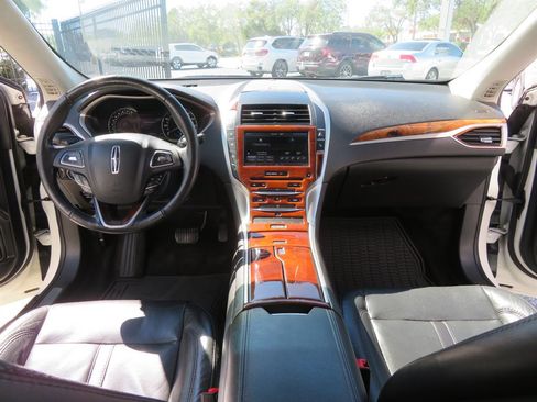 Used 2013 Lincoln MKZ Reserve image 36