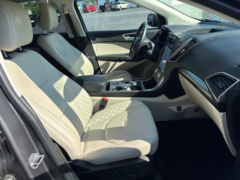 Used 2024 Ford Edge Titanium AWD/4WD image 11