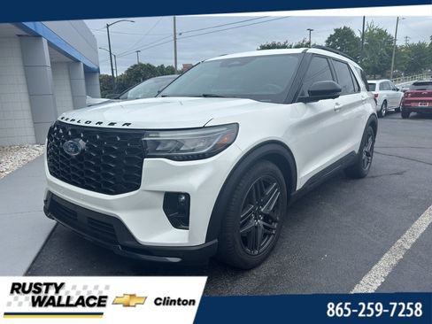 Used 2025 Ford Explorer ST AWD/4WD image 1