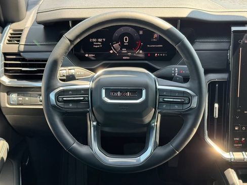 Used 2026 GMC Acadia Elevation w/ Elevation Premium Package FWD image 25