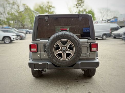 Used 2018 Jeep Wrangler Unlimited Sport S AWD/4WD image 10