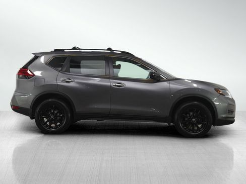 Used 2017 Nissan Rogue SV w/ Midnight Edition Package image 6