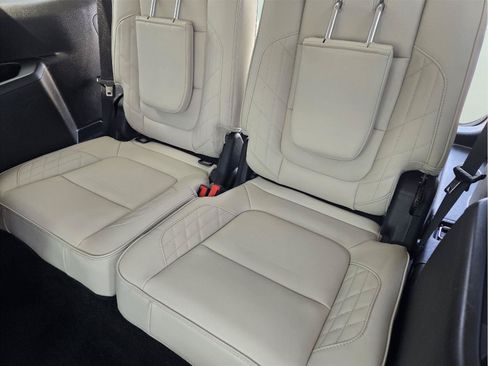 Used 2016 Ford Explorer Platinum AWD/4WD image 29