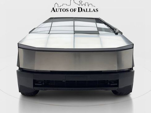 Used 2025 Tesla Cybertruck AWD Crew Cab image 3