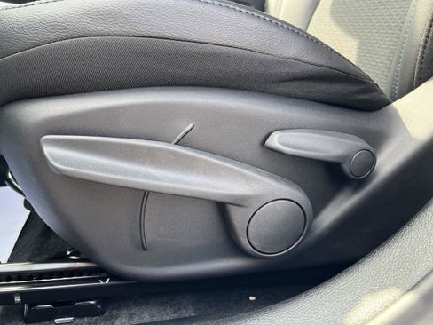 New 2026 Jeep Compass Latitude image 17