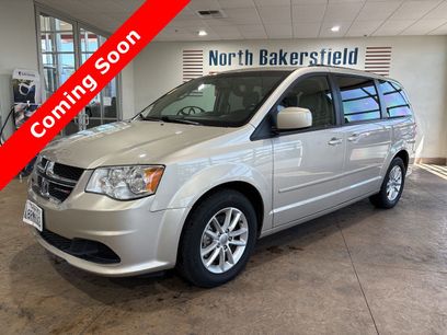 Used 2015 Dodge Grand Caravan SXT w/ UConnect Hands-Free Group
