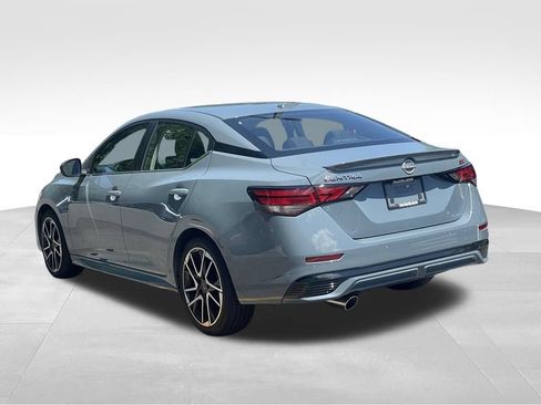 Certified 2024 Nissan Sentra SR FWD image 5