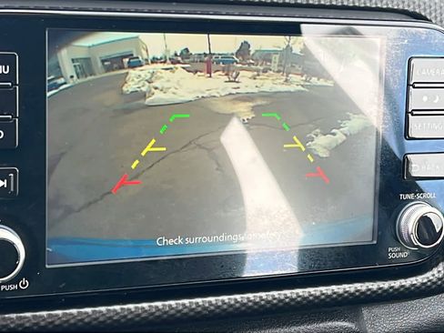 Used 2021 Nissan Kicks SV image 16