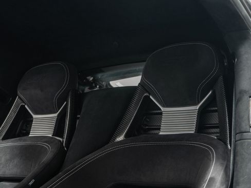 Used 2019 Ford GT RWD image 27