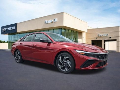 Certified 2025 Hyundai Elantra Sport FWD image 2