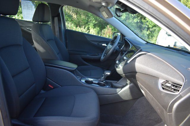 Certified 2025 Chevrolet Malibu LS FWD image 14