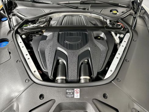 Certified 2025 Porsche Panamera 4 AWD/4WD image 39