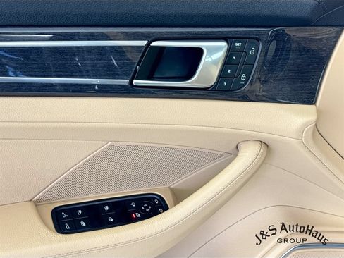 Used 2023 Porsche Panamera 4 Platinum Edition AWD/4WD image 24