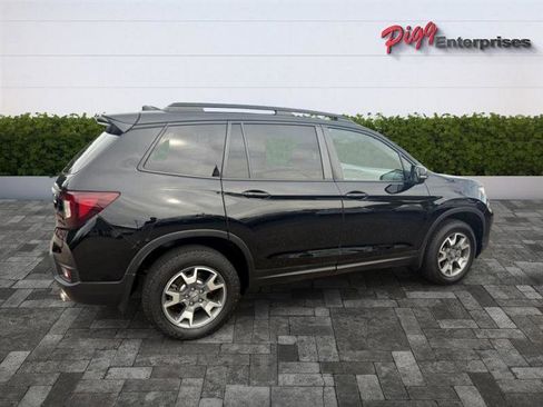Used 2023 Honda Passport TrailSport image 10