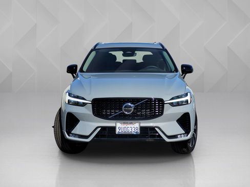 Certified 2025 Volvo XC60 B5 Core w/ Protection Package Premier image 2