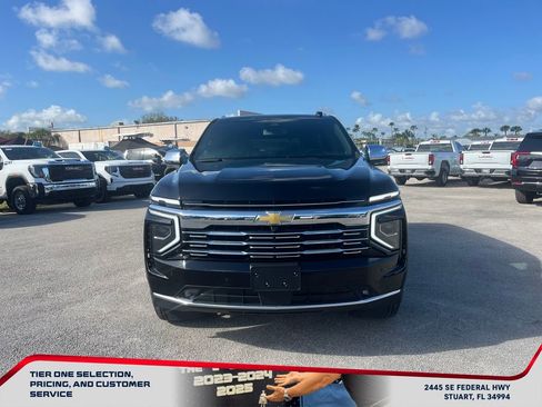 Used 2025 Chevrolet Tahoe Premier RWD image 3