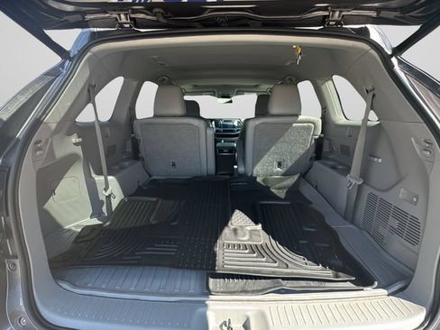 Used 2019 Toyota Highlander XLE AWD/4WD image 16