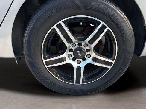 Used 2012 Hyundai Elantra GLS image 21