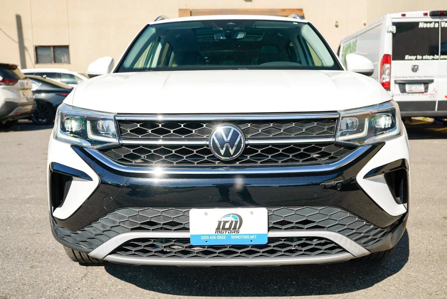 Used 2023 Volkswagen Taos SEL AWD/4WD image 2