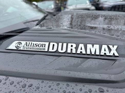 Used 2021 Chevrolet Silverado 2500 LTZ w/ LTZ Premium Package image 12