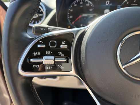 Used 2022 Mercedes-Benz GLA 250 4MATIC w/ Premium Package Lite image 27