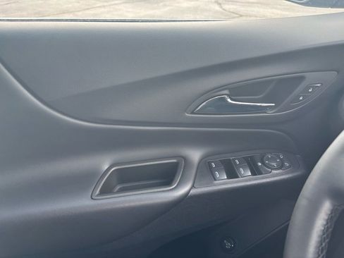 Used 2024 Chevrolet Equinox LT image 25