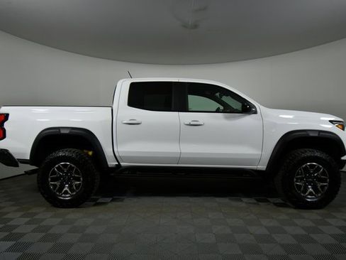 Used 2024 Chevrolet Colorado ZR2 w/ Safety Package image 15